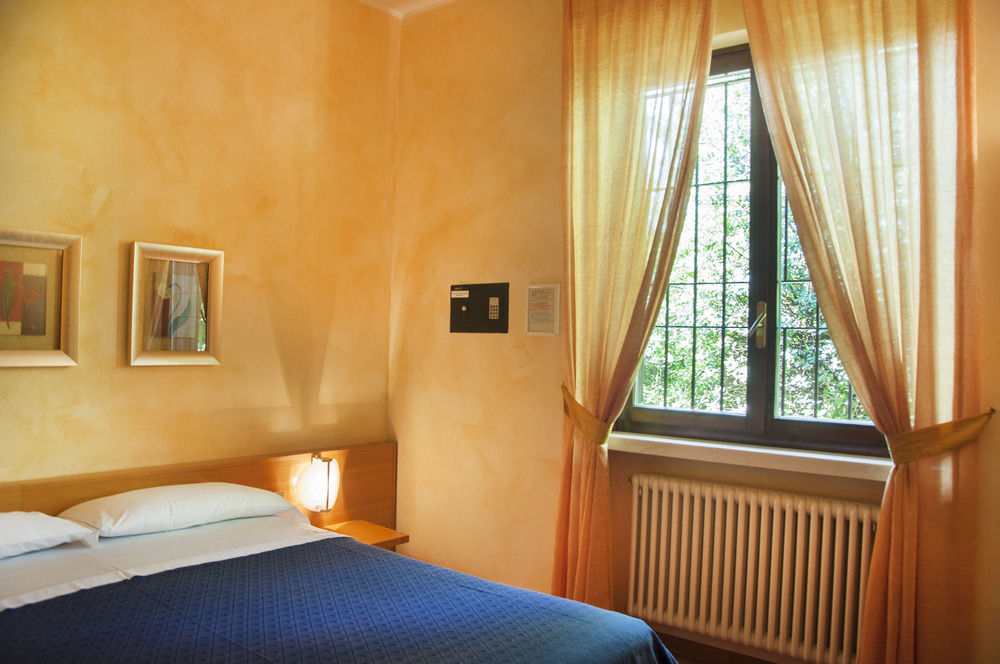 Hotel Villa Maria Desenzano del Garda Zewnętrze zdjęcie